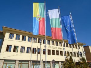 референдум в Трън